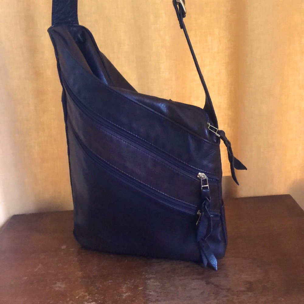 $399 Sven Berkeley USA Dark Brown 2 tone soft leather shoulder Bag purse